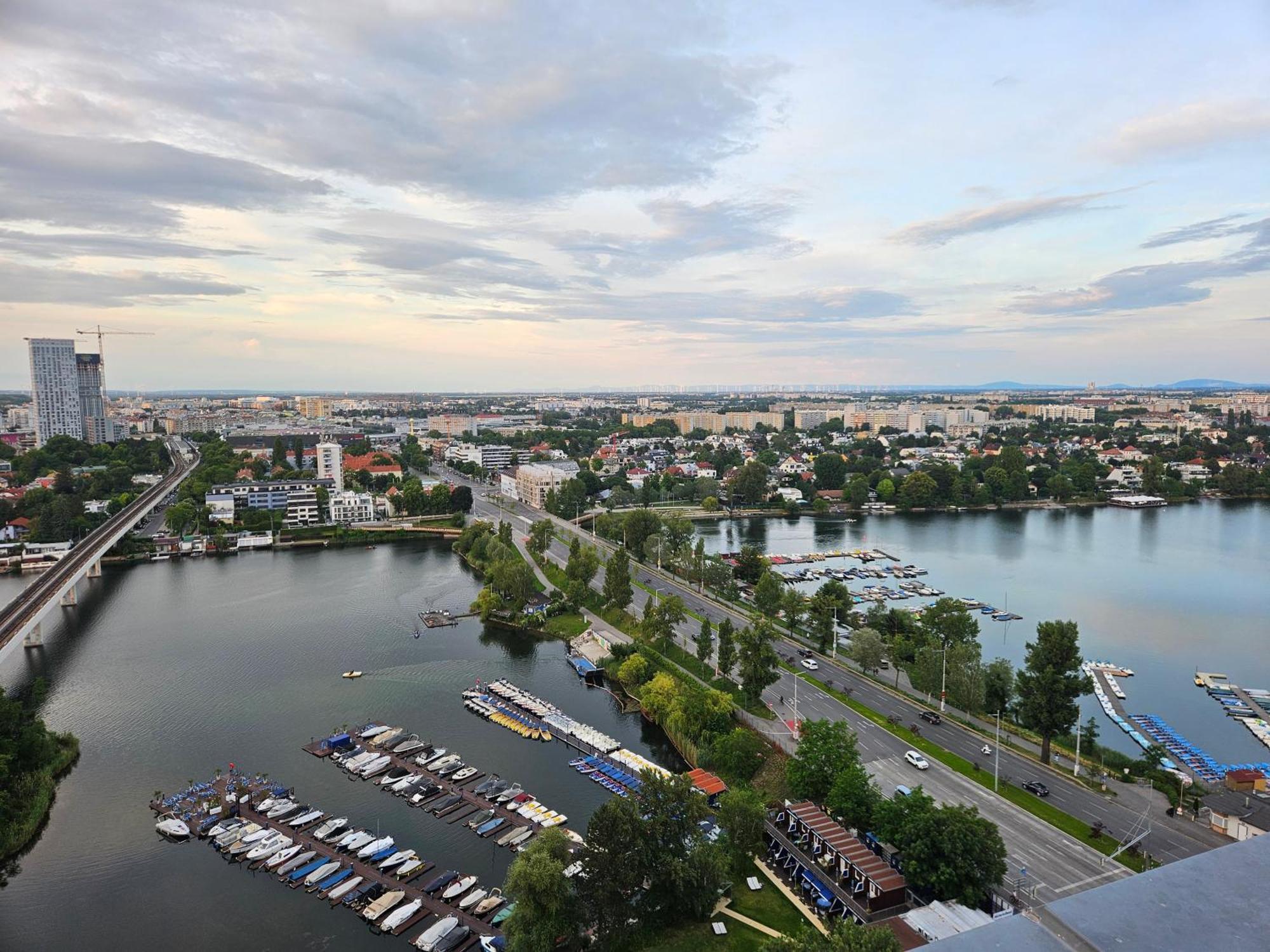 Yuki'S Place - Un-Vic, Danube Beach And Subway Near To Downtown ウィーン エクステリア 写真