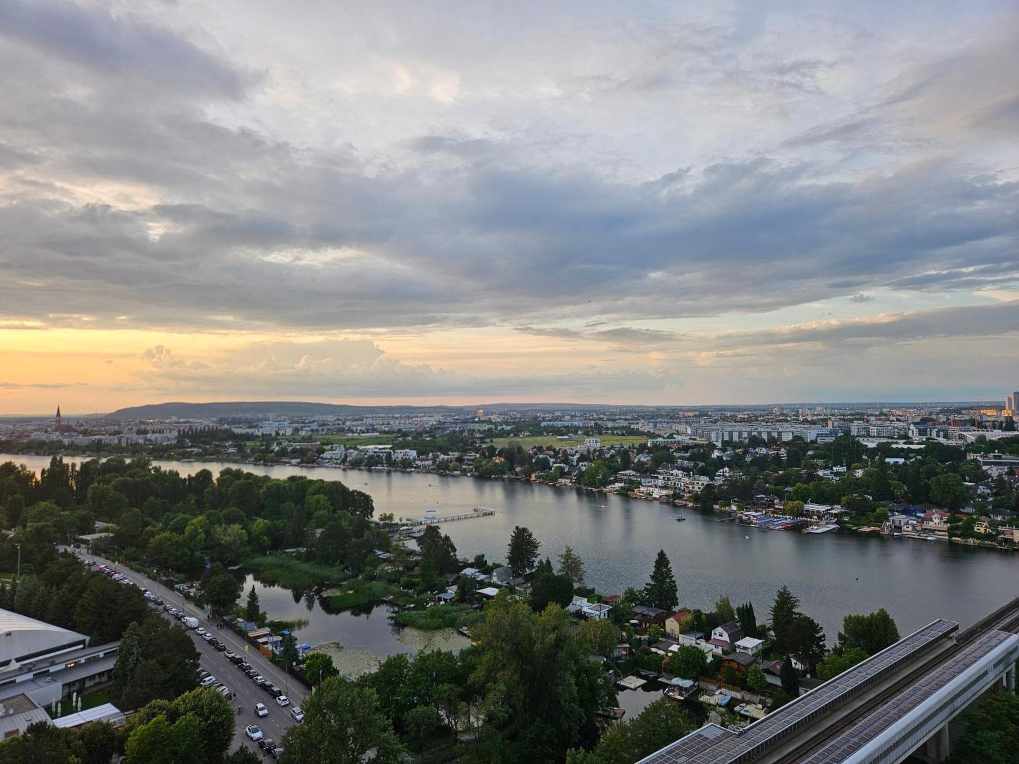 Yuki'S Place - Un-Vic, Danube Beach And Subway Near To Downtown ウィーン エクステリア 写真