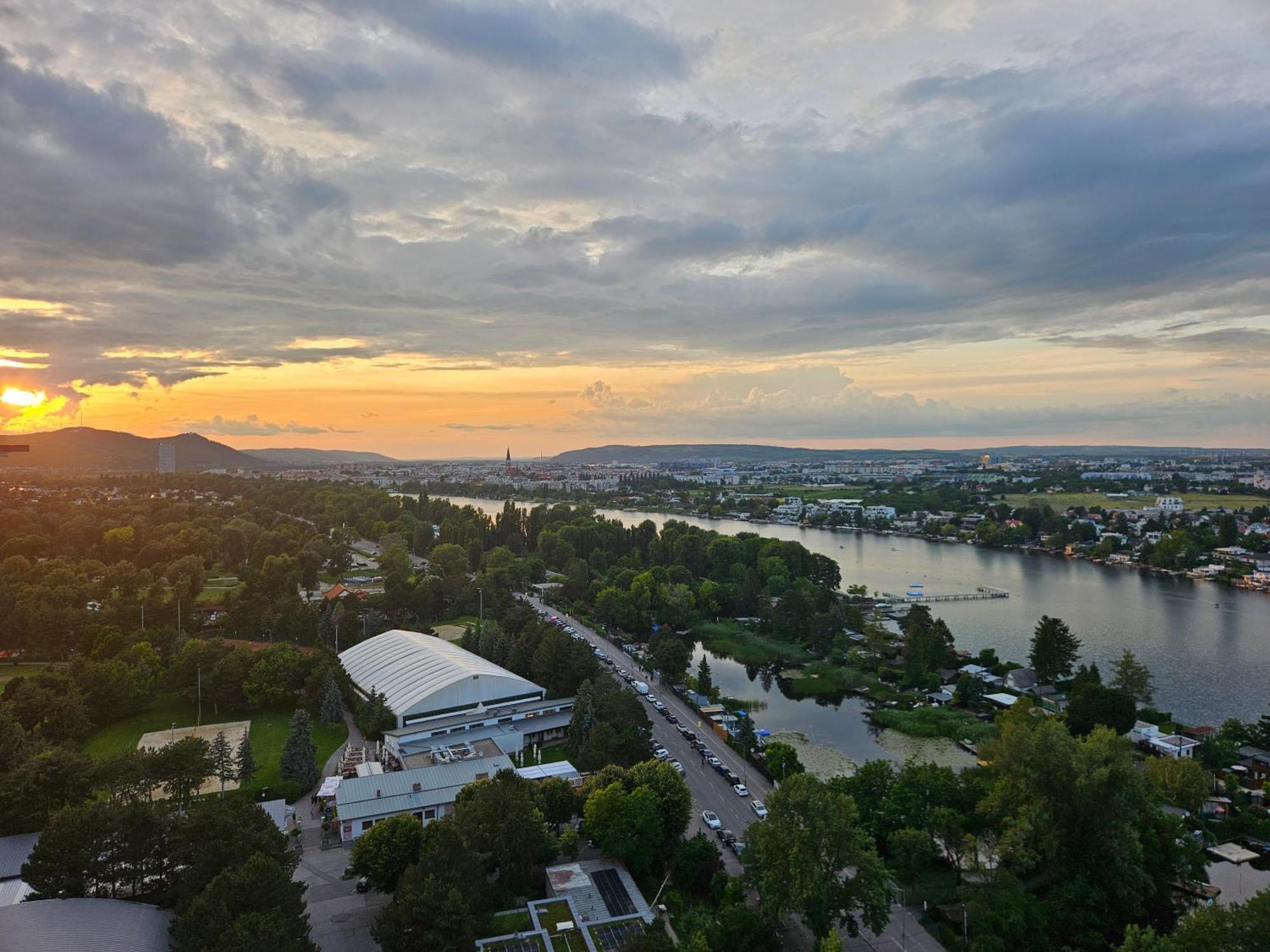 Yuki'S Place - Un-Vic, Danube Beach And Subway Near To Downtown ウィーン エクステリア 写真